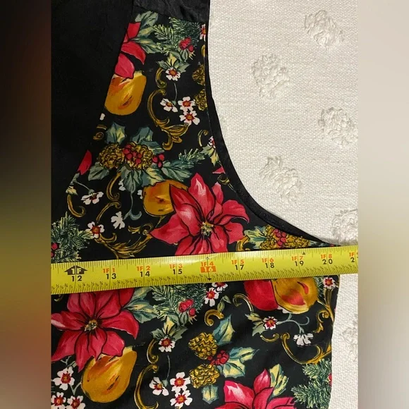 Vintage Nutcracker Christmas Holiday Vest Black Red Flower Cottagecore Ugly Xmas - Picture 7 of 7